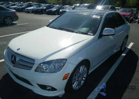 2009 Mercedes-Benz C300 из США, поврежденный, VIN WDDGF54X39F204163